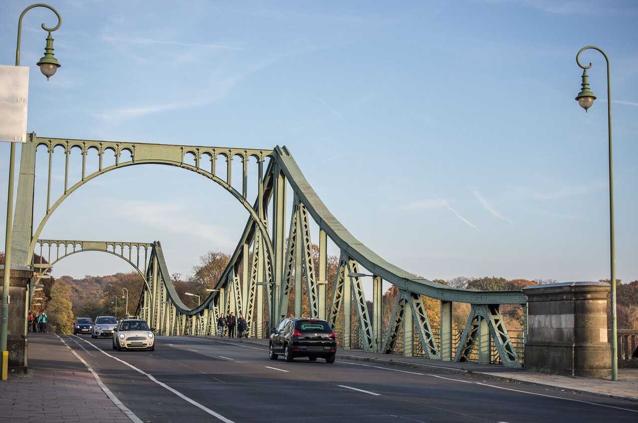 „Jembatan Mata-Mata“ di Perbatasan kota Berlin