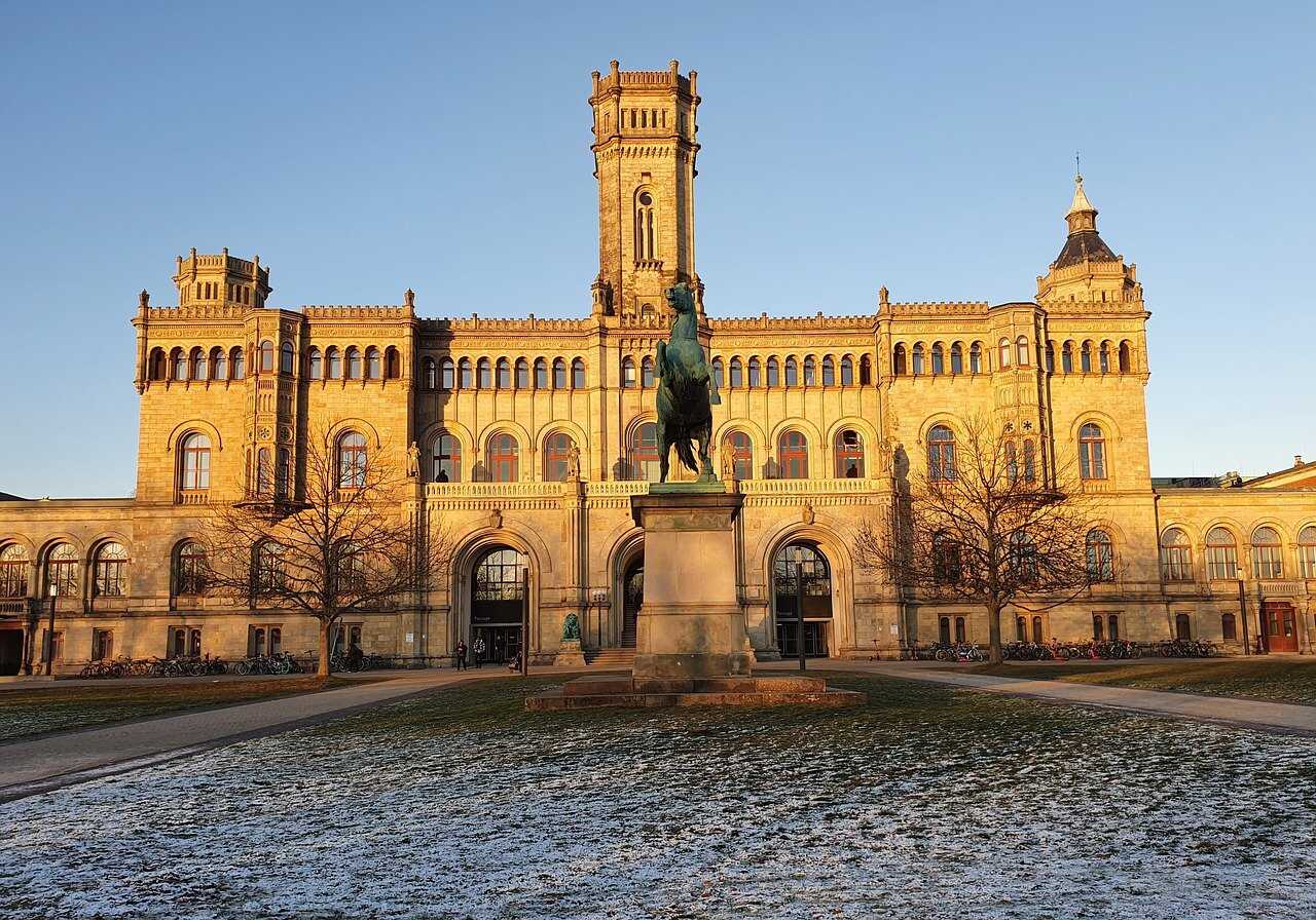 Universitas dan FH di Jerman
